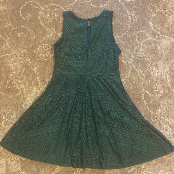 Green sleeveless party holiday dress, worn as youth XL (no size tag) - Picture 5 of 6